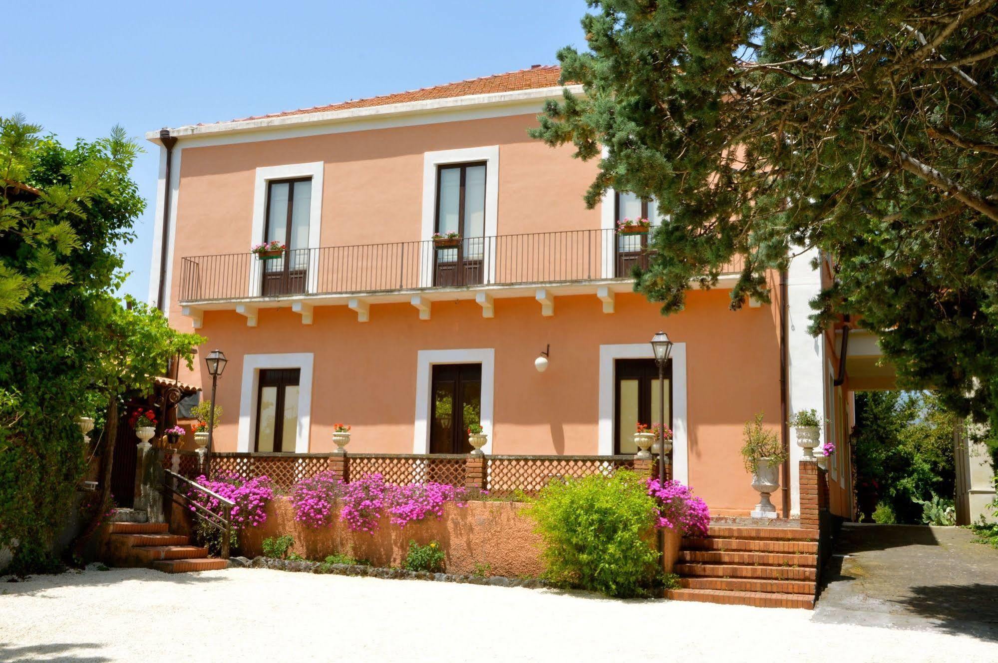 ויאגרנדה Villa Bonaccorso - Antica E Maestosa Villa Con Piscina Ai Piedi Dell'Etna מראה חיצוני תמונה